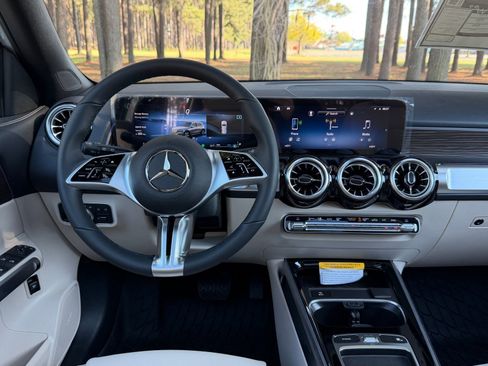 New 2026 Mercedes-Benz GLB 250 GLB 250 image 3