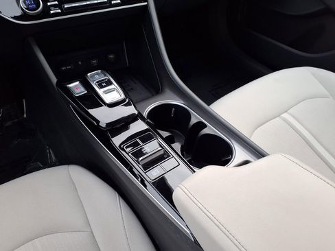 Used 2023 Hyundai Sonata SEL w/ Convenience Package image 16