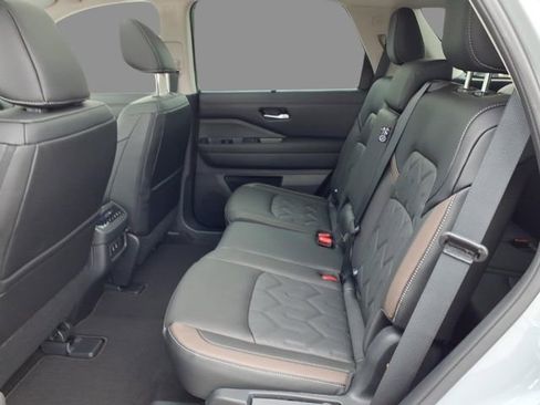 New 2026 Nissan Pathfinder Platinum w/ Cargo Package image 5