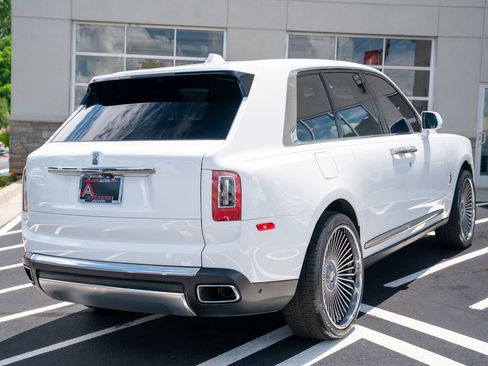 Used 2022 Rolls-Royce Cullinan AWD/4WD image 12
