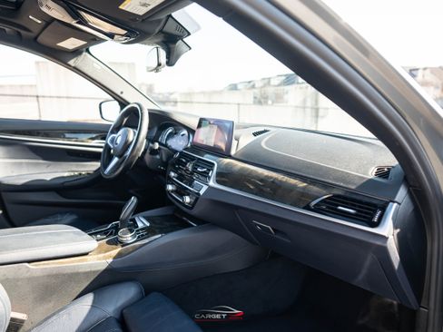 Used 2019 BMW 540i w/ M Sport Package RWD image 15