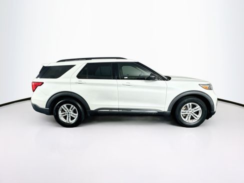 Used 2021 Ford Explorer XLT RWD image 10