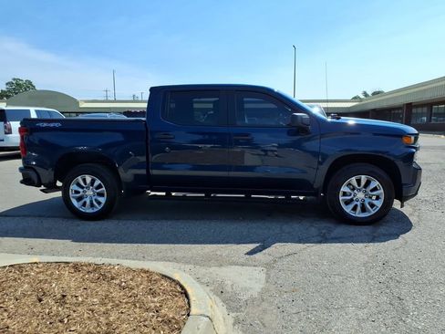 Used 2020 Chevrolet Silverado 1500 Custom w/ Custom Value Package AWD/4WD image 6