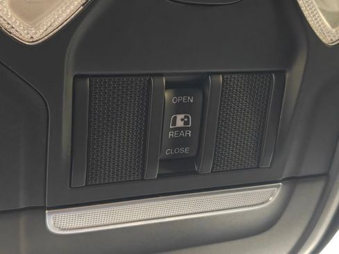 Used 2020 RAM 1500 Big Horn AWD/4WD image 10