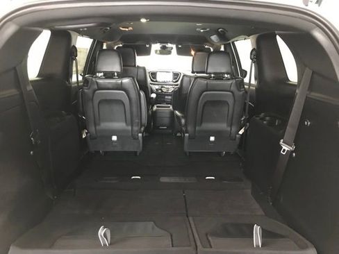 New 2025 Chrysler Pacifica Select image 23