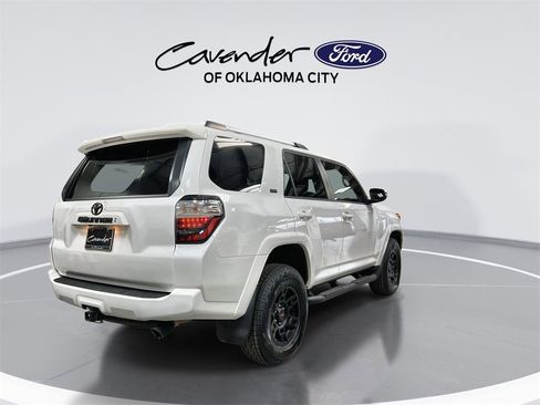 Used 2021 Toyota 4Runner SR5 Premium image 8