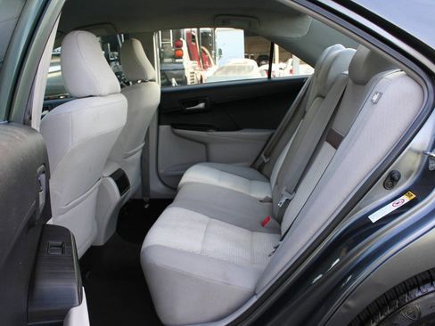 Used 2013 Toyota Camry LE image 17
