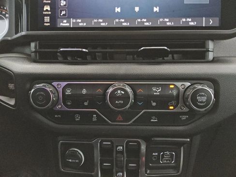 Certified 2024 Jeep Wrangler Sport S image 21