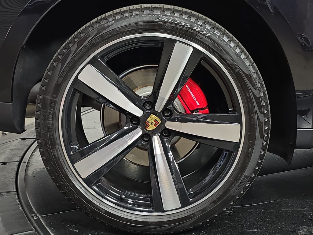 Certified 2026 Porsche Macan S AWD/4WD image 29