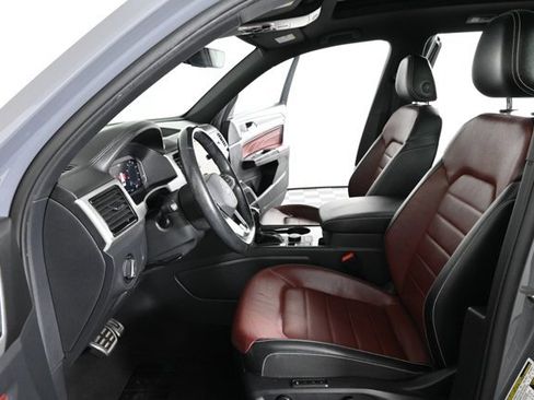 Certified 2022 Volkswagen Atlas Cross Sport SEL Premium R-Line image 23