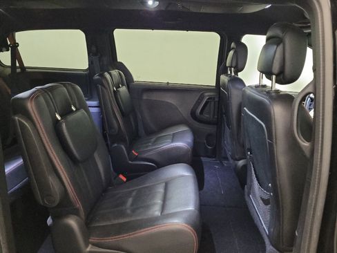Used 2019 Dodge Grand Caravan GT FWD image 19