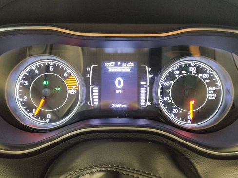 Used 2020 Jeep Cherokee Latitude Plus FWD image 23