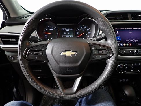 Used 2021 Chevrolet TrailBlazer LT w/ Sun and Liftgate Package image 25