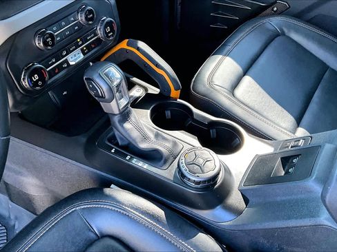 Used 2023 Ford Bronco Badlands w/ Sasquatch Package image 16