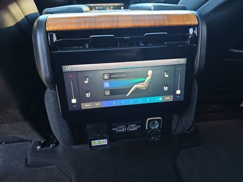 Used 2022 Jeep Grand Wagoneer Series III w/ Flexible Seating Group image 23