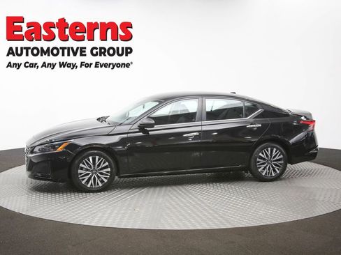 Used 2024 Nissan Altima 2.5 SV FWD image 59
