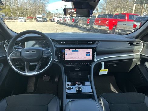 New 2026 Jeep Grand Cherokee Altitude AWD/4WD image 14