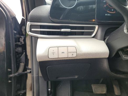 Used 2023 Hyundai Elantra Limited w/ Cargo Package FWD image 17