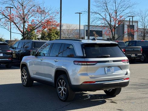 Certified 2024 Jeep Grand Cherokee Limited w/ Luxury Tech Group II image 9