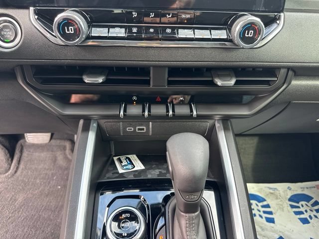 Used 2025 Chevrolet Colorado Trail Boss AWD/4WD image 21