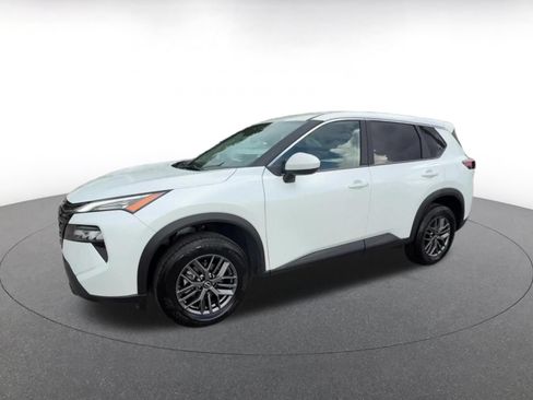 Used 2026 Nissan Rogue SV FWD image 8