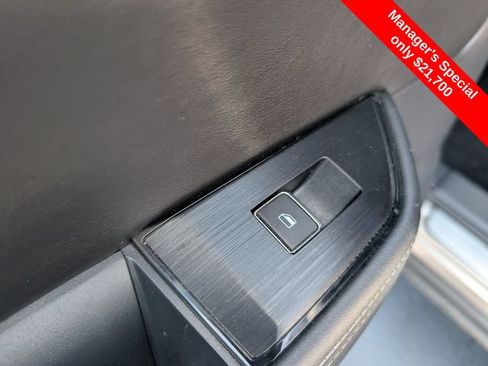 Used 2022 Nissan Rogue Platinum w/ Head-Up Display Package AWD/4WD image 12