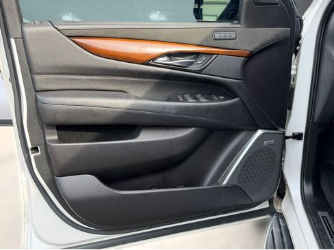 Used 2020 Cadillac Escalade ESV Luxury image 22