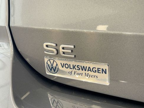 New 2026 Volkswagen Taos SE image 34