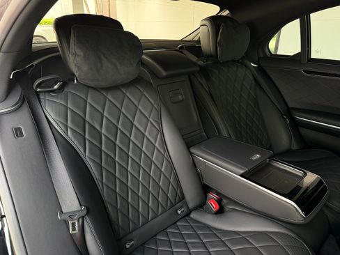 Used 2024 Mercedes-Benz S 580 4MATIC Sedan image 33