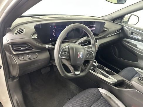 Used 2024 Buick Envista Preferred w/ Convenience I Package image 13