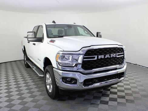 Used 2024 RAM 2500 Big Horn w/ Protection Group AWD/4WD image 24