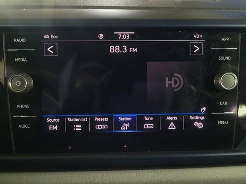 Used 2022 Volkswagen Taos SE w/ Panoramic Sunroof Package image 25