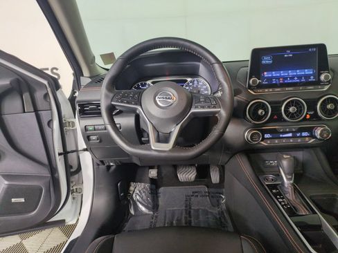 Used 2021 Nissan Sentra SR w/ SR Premium Package FWD image 16