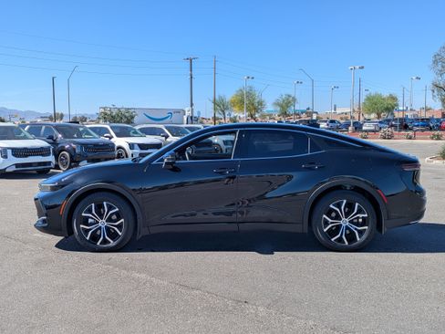 Used 2024 Toyota Crown XLE image 2