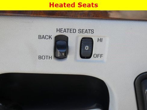 Used 2001 Lincoln Town Car Cartier image 19