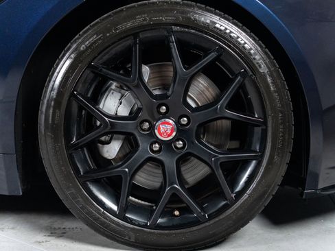 Used 2018 Jaguar F-TYPE Coupe RWD image 30