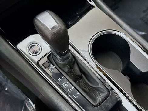 Used 2024 Nissan Altima 2.5 SV image 16