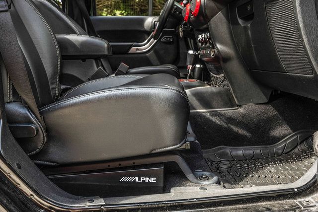 Used 2014 Jeep Wrangler Unlimited Rubicon AWD/4WD image 69