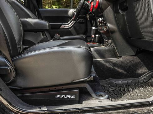 Used 2014 Jeep Wrangler Unlimited Rubicon AWD/4WD image 69