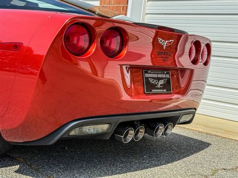 Used 2006 Chevrolet Corvette Coupe w/ Preferred Equipment Group RWD image 25