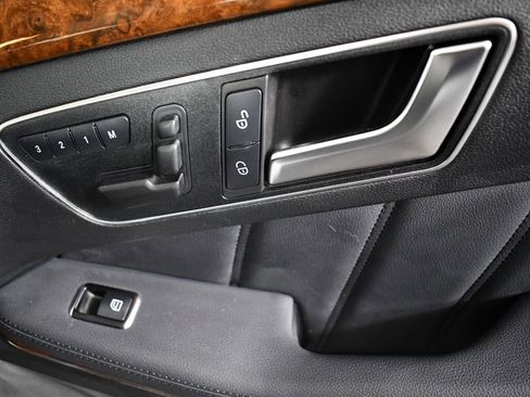 Used 2013 Mercedes-Benz E 350 Sedan image 42