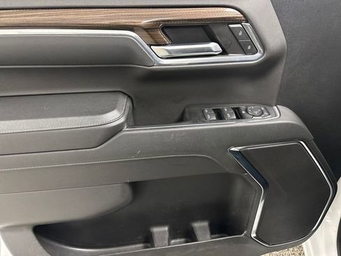 Used 2024 Chevrolet Silverado 1500 LT image 11