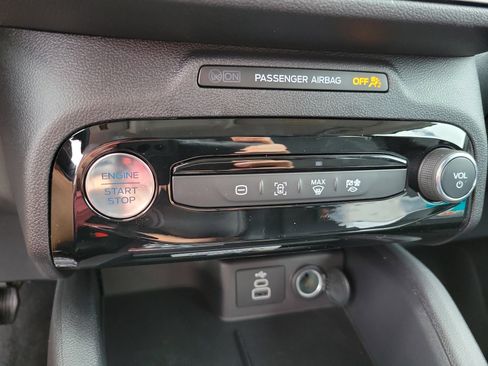 New 2025 Ford Escape SE image 23