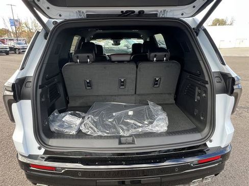 New 2026 Chevrolet Traverse RS w/ LPO, Floor Liner Package image 5