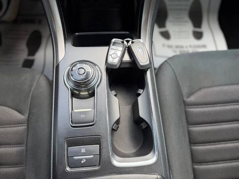 Used 2019 Ford Fusion SE FWD image 43