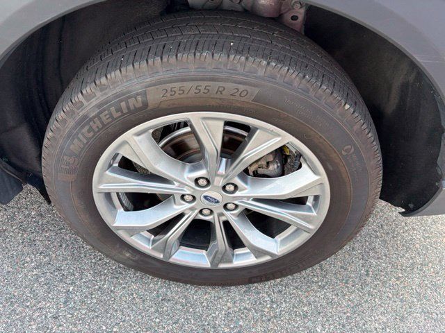 Certified 2022 Ford Explorer XLT w/ Equipment Group 202A AWD/4WD image 10