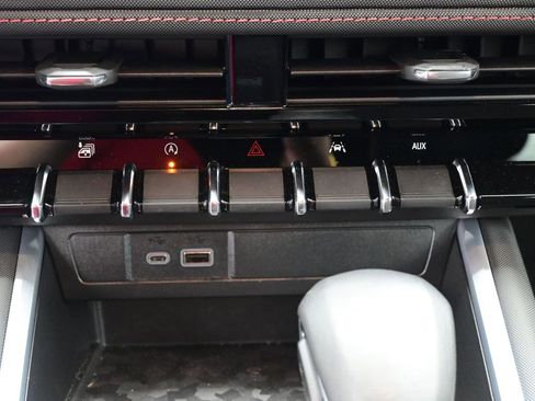 Used 2025 Chevrolet Colorado Z71 w/ Midnight Edition image 3