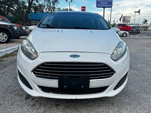 Used 2014 Ford Fiesta SE w/ Comfort Package image 4