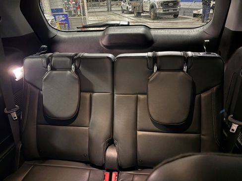 Used 2023 Ford Explorer XLT w/ Equipment Group 202A image 25