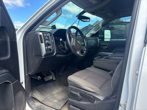 Used 2015 Chevrolet Silverado 2500 LT AWD/4WD image 6